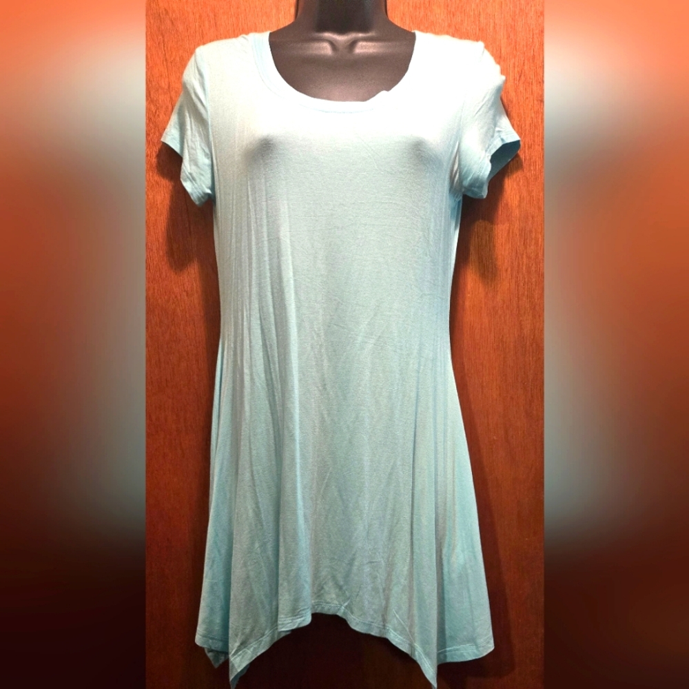DNA Couture baby blue t-shirt tunic w/hankerchief hemline szM NWT - Picture 1 of 5